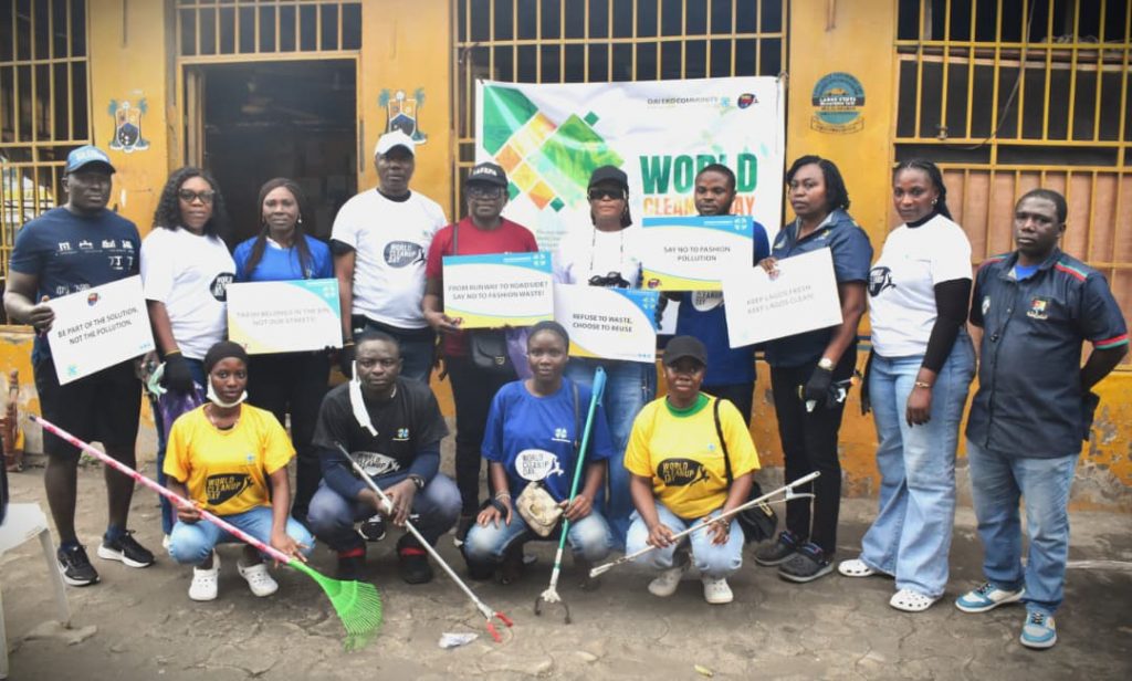 IMG-20250921-WA0015-1024x616 Oju Eko Initiatives champion World Clean Up Day in Lagos, Nigeria. ✓✓✓Newzspy.